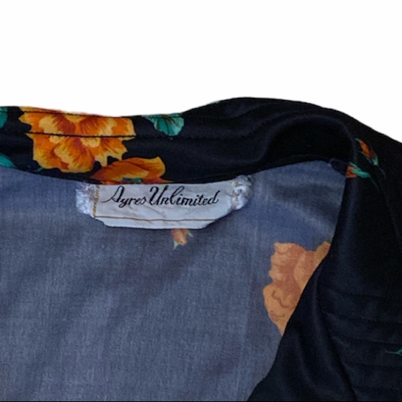 Vintage Floral Button Down Blouse - Picture 5 of 8